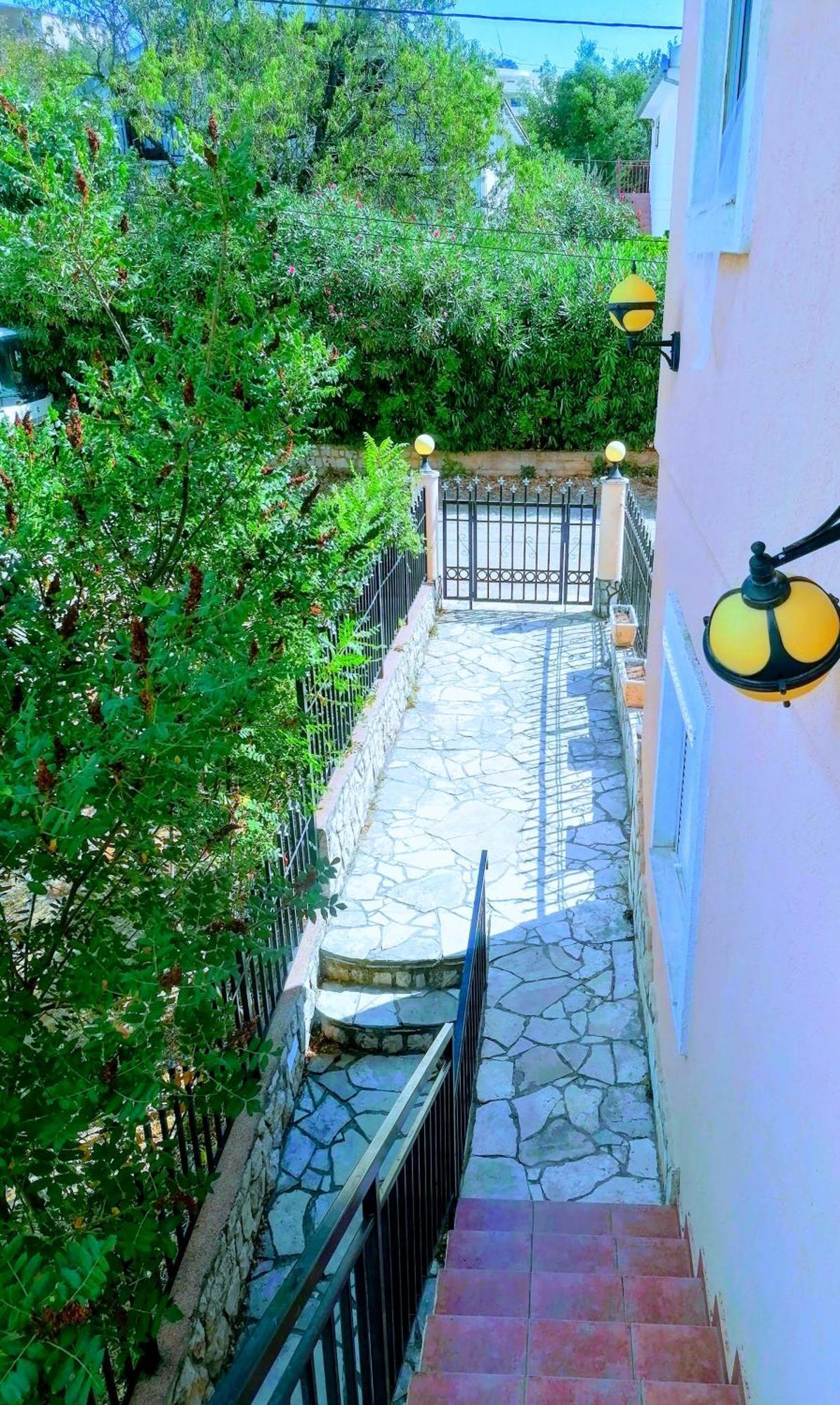 Apartmani Ljubica يوتجيها المظهر الخارجي الصورة
