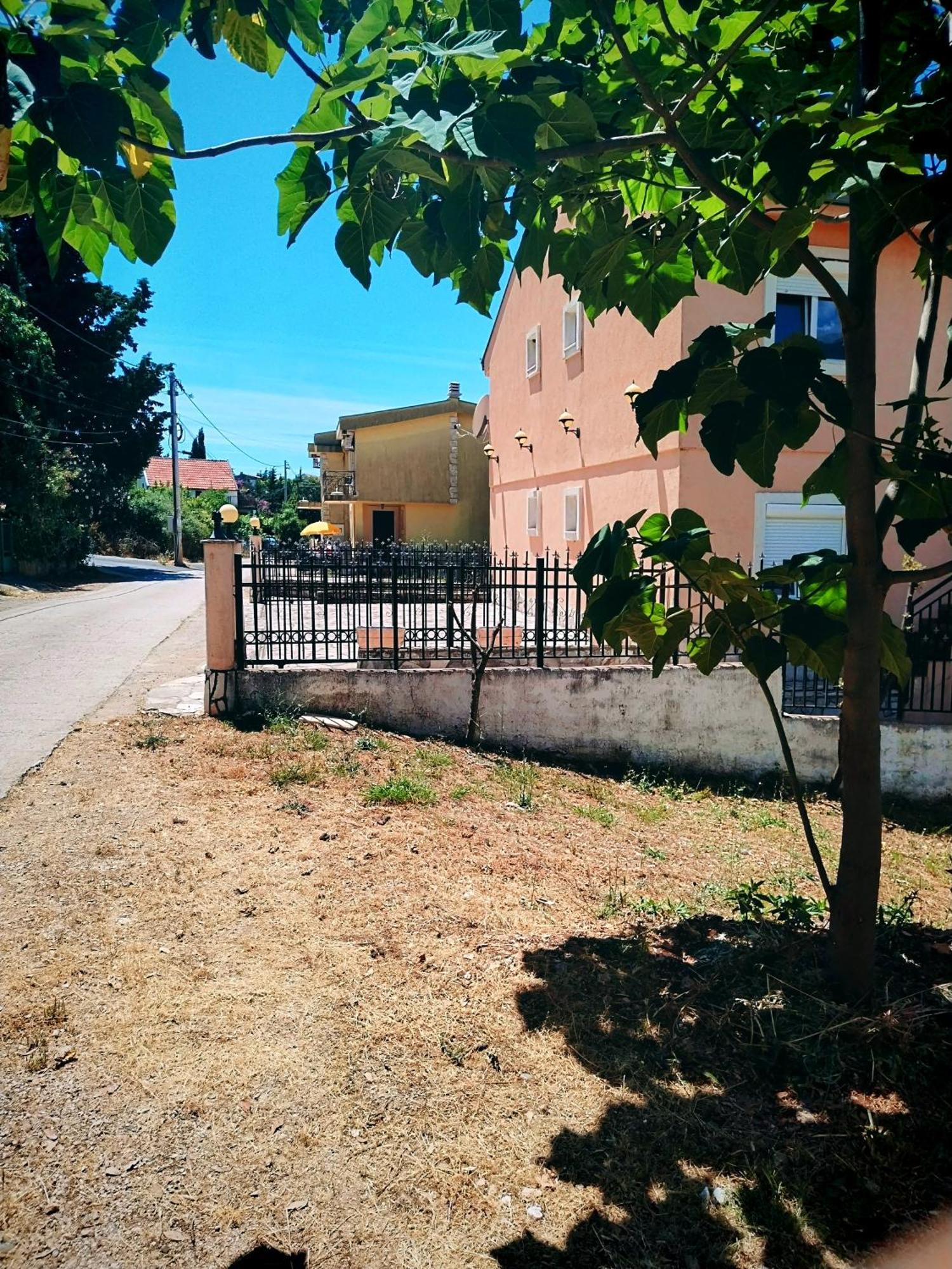 Apartmani Ljubica يوتجيها المظهر الخارجي الصورة
